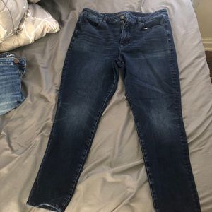 American Eagle Super High Rise Jegging